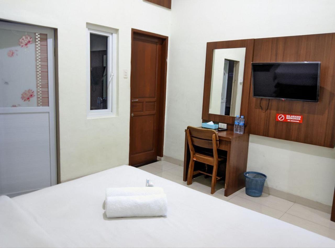 Teratai Residence Mitra Reddoorz Medan Kültér fotó