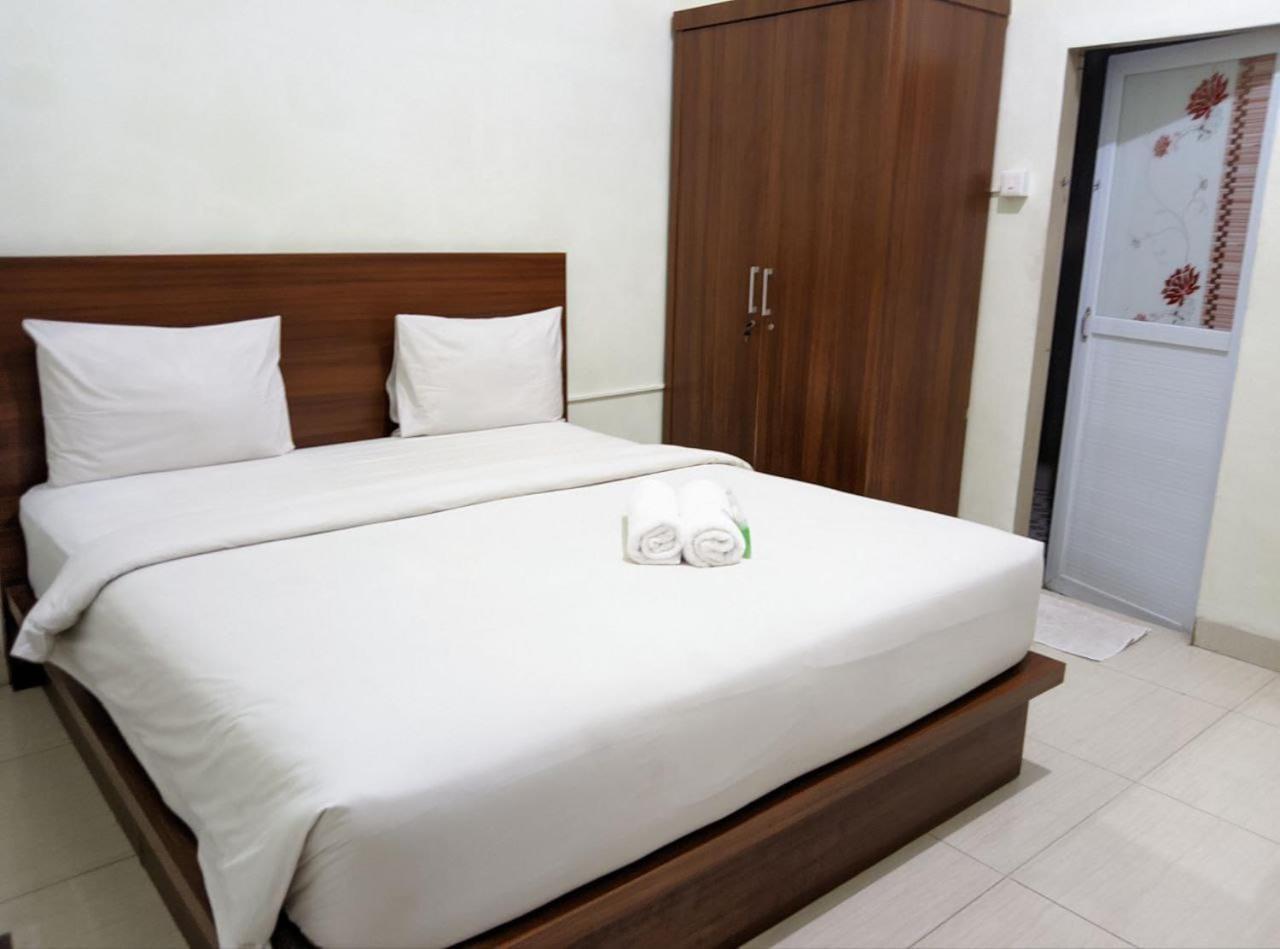 Teratai Residence Mitra Reddoorz Medan Kültér fotó
