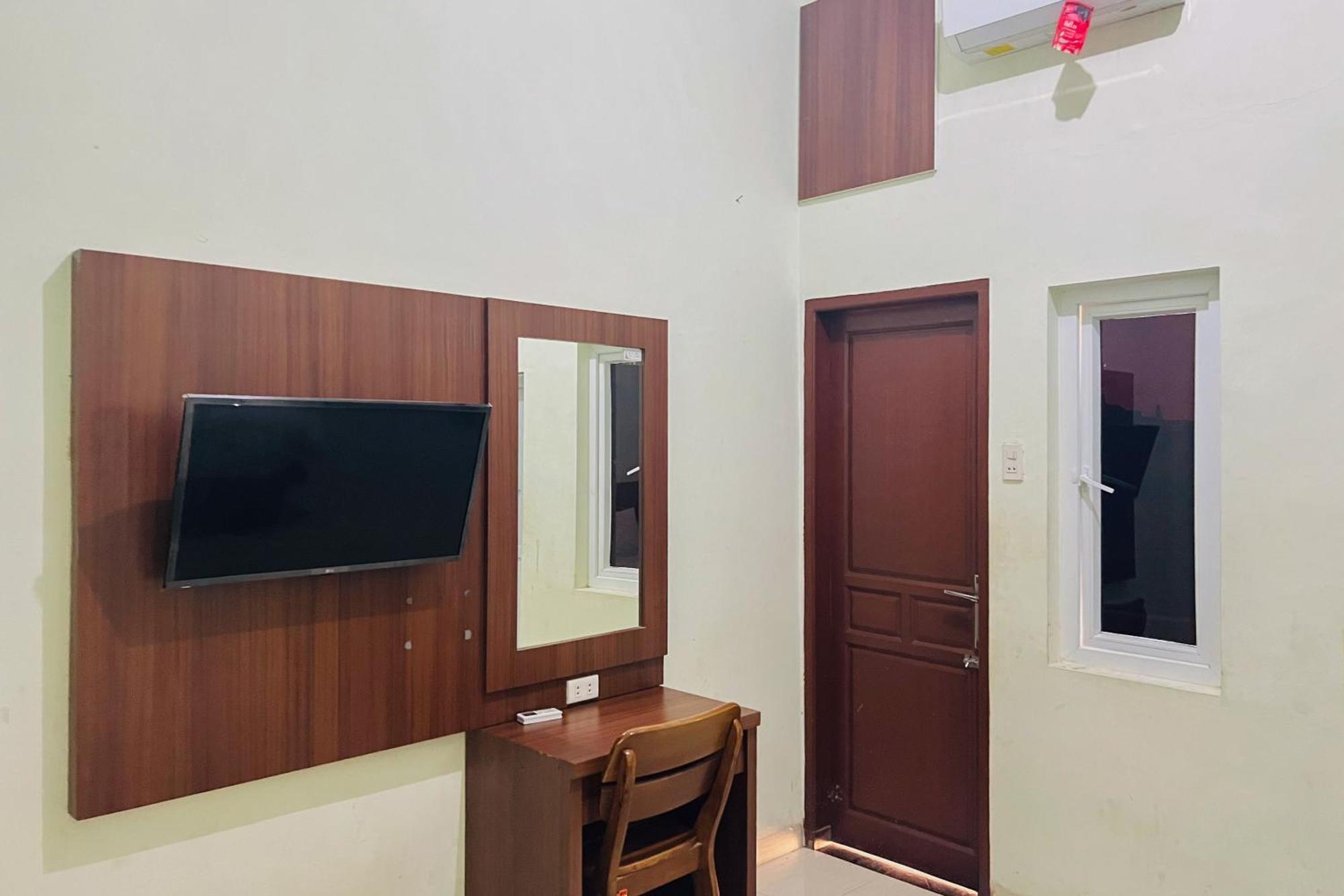 Teratai Residence Mitra Reddoorz Medan Kültér fotó